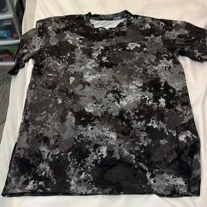 Stretchy men’s shirt